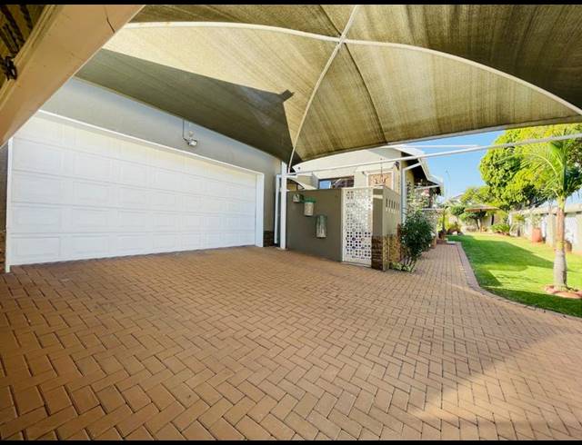 3 BEDROOM HOUSE FOR SALE IN ALBEMARLE